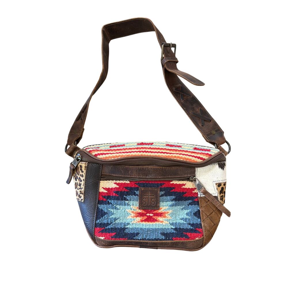 STS Ranchwear Sachi Sling Bag Chaynee Mountain Collection